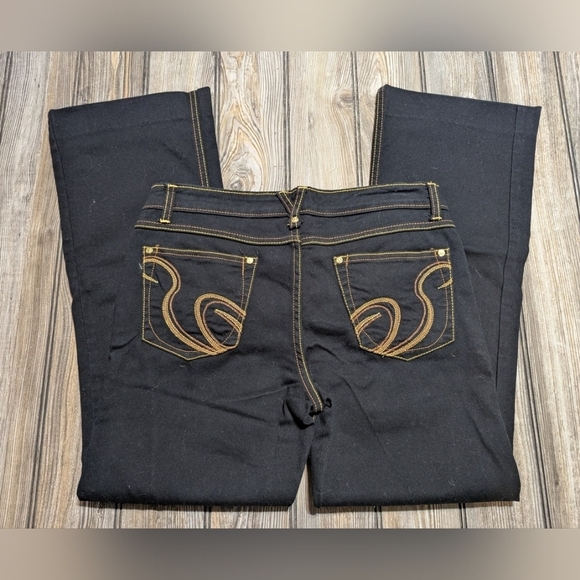 South Pole size 9 black denim with gold stitching in excellent condition, hemmed - Picture 7 of 13